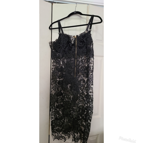 Custome lace dress - Picture 2 of 3